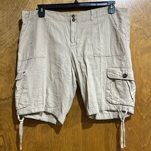 Old Navy Linen Blend Cargo Shorts Size 16 - EUC